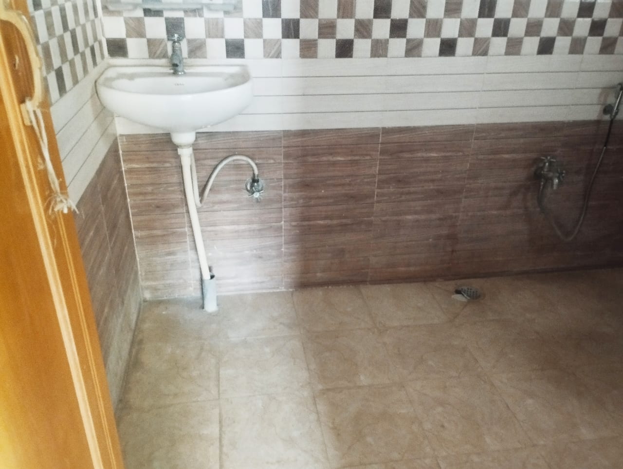 Unfurnished 3bhk in Guwahati Home, Udayan Path, Dwaraka Nagar, Bormotoria, Guwahati, Assam, India for Rent